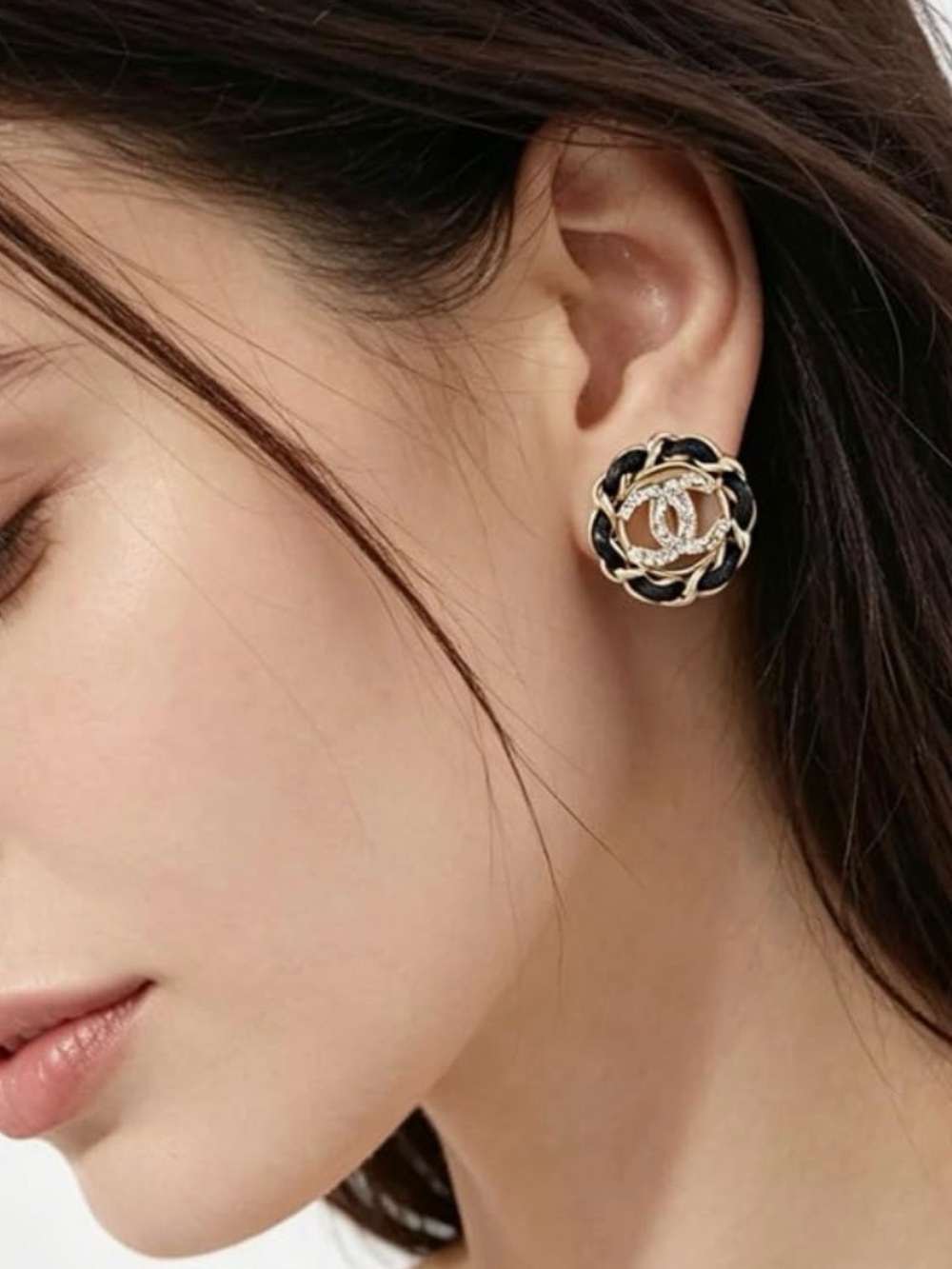 CHANEL Intertwined Logo Earrings - Picture 4 of 5